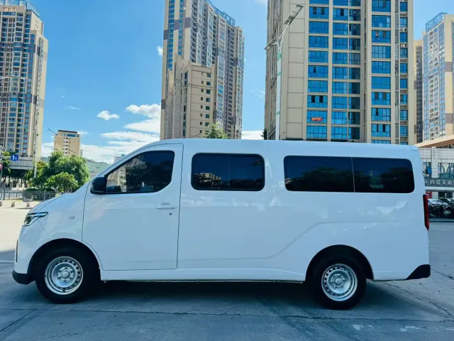Wuling Yangguang — Фото автомобиля 7