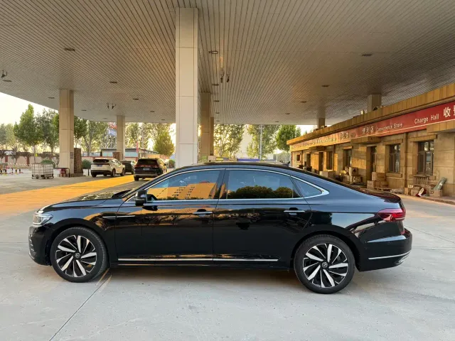 Volkswagen Passat — Фото автомобиля 18