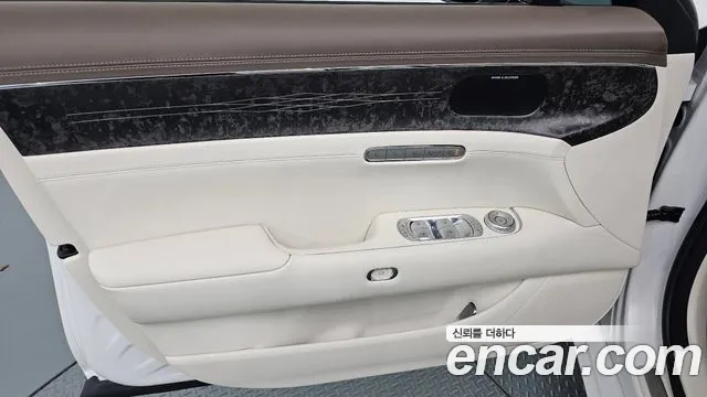 Genesis G90 Бензин 3.5 турбо AWD — Фото автомобиля 20