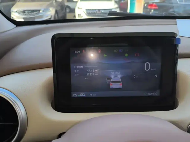 Wuling Hongguang Mini EV — Фото автомобиля 11