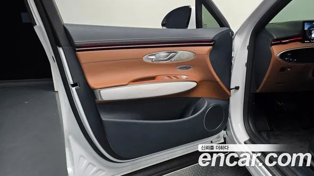 Genesis GV70 — Фото автомобиля 13