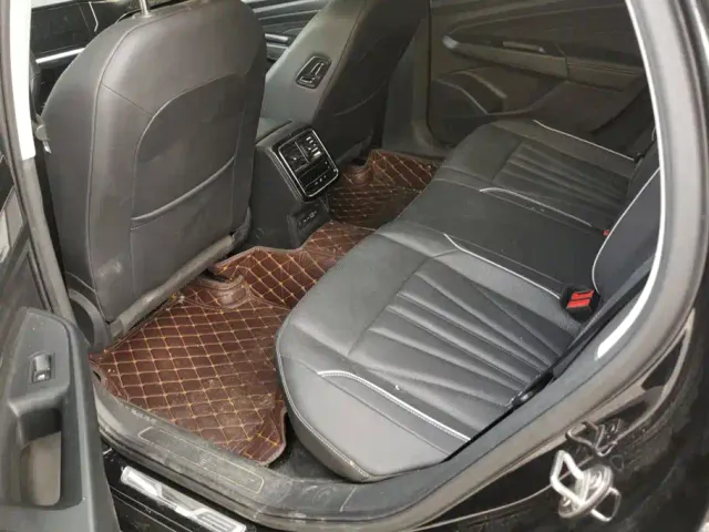 Volkswagen Passat — Фото автомобиля 11