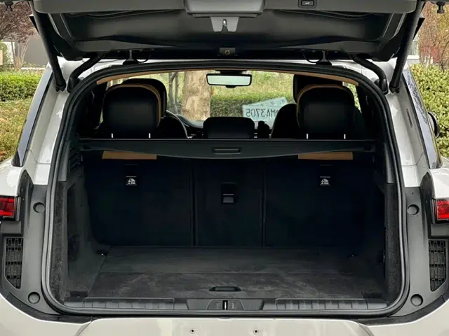 Land Rover Range Rover Sport — Фото автомобиля 9