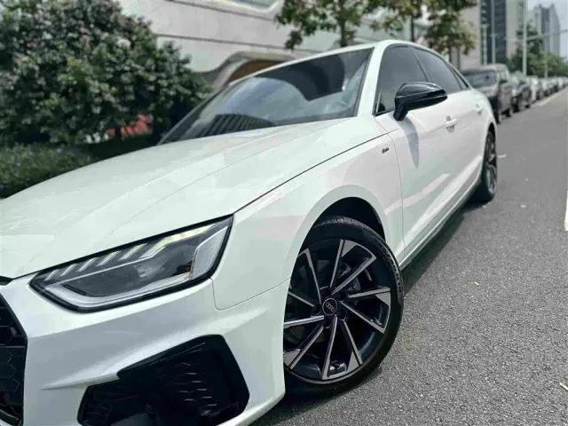 Audi A4L — Фото автомобиля 12