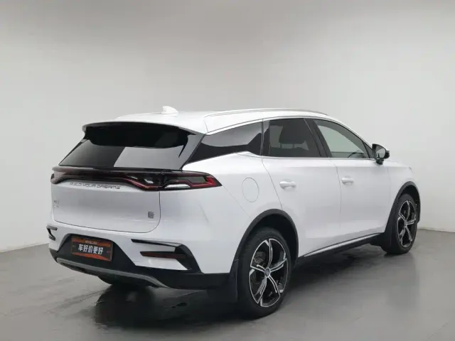 BYD Tang — Фото автомобиля 2