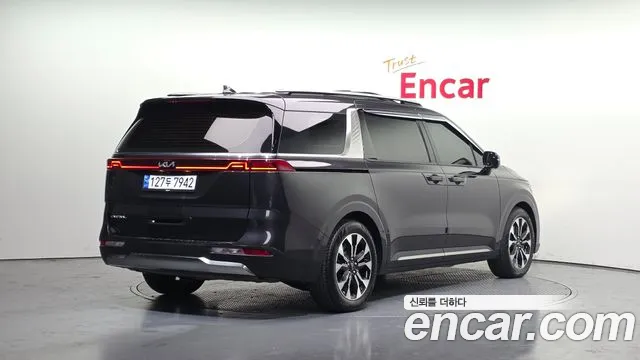 Kia Canival Carnival 4 поколение Дизель 9 мест Signature — Фото автомобиля 2