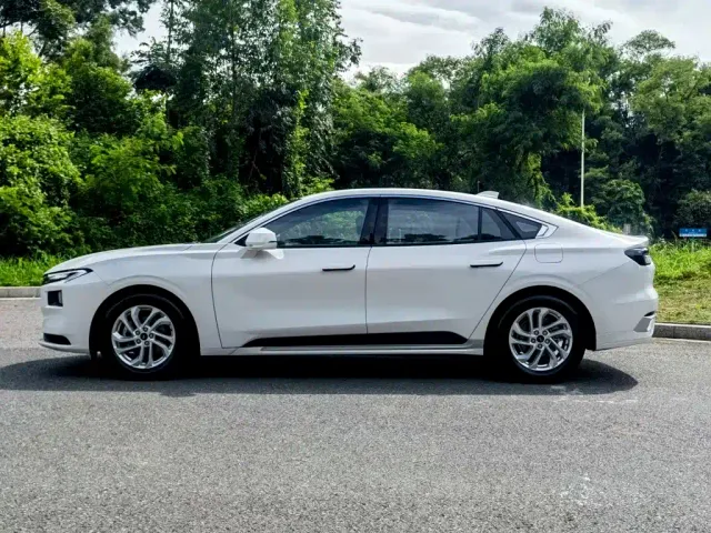 Ford Mondeo — Фото автомобиля 4