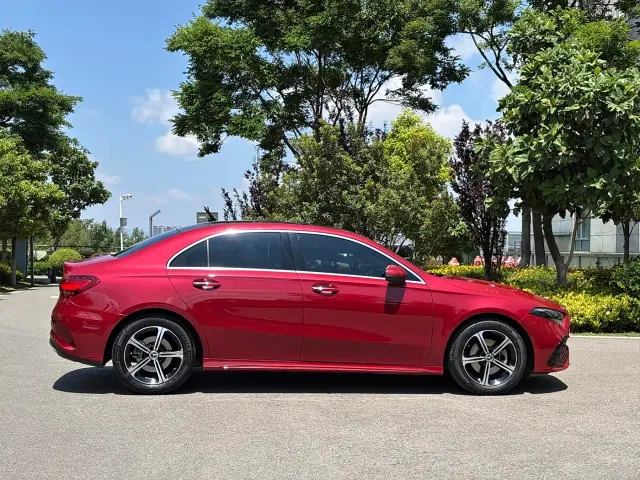 Mercedes-Benz A-Class — Фото автомобиля 4