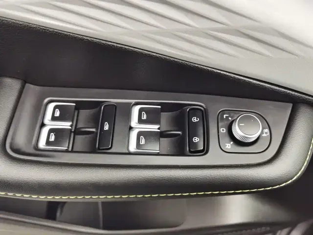 Geely Binyue — Фото автомобиля 9