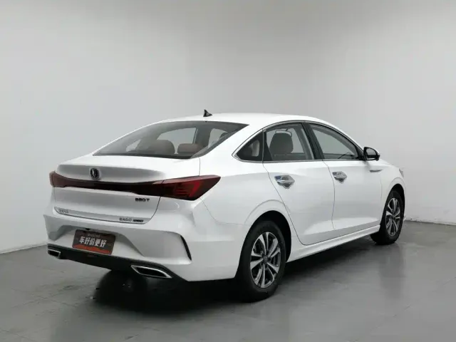 Changan Eado — Фото автомобиля 2