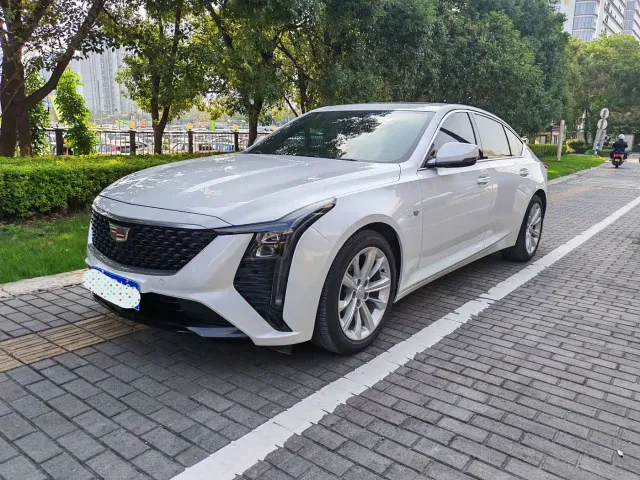 Фотография автомобиля — Cadillac CT5