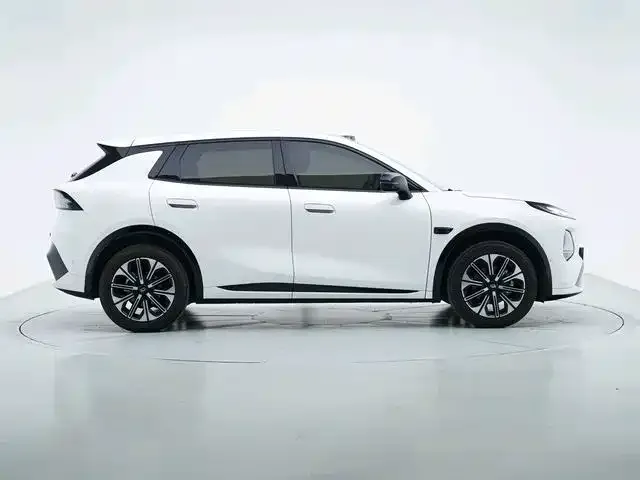 Changan Qiyuan Q05 — Фото автомобиля 3
