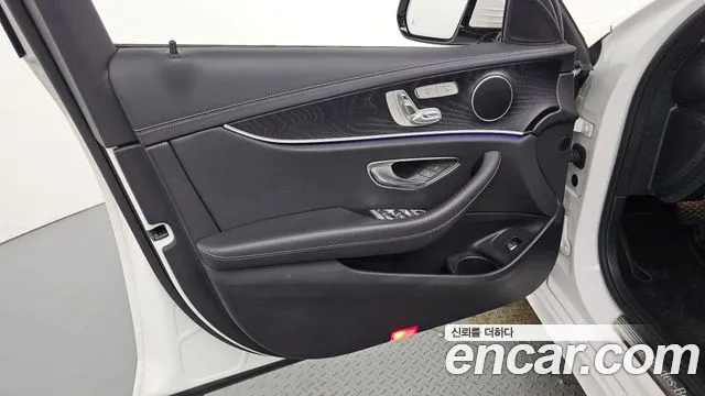Mercedes-Benz E-Class W213 — Фото автомобиля 13