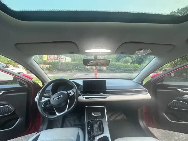 Geely Emgrand — Фото автомобиля 11