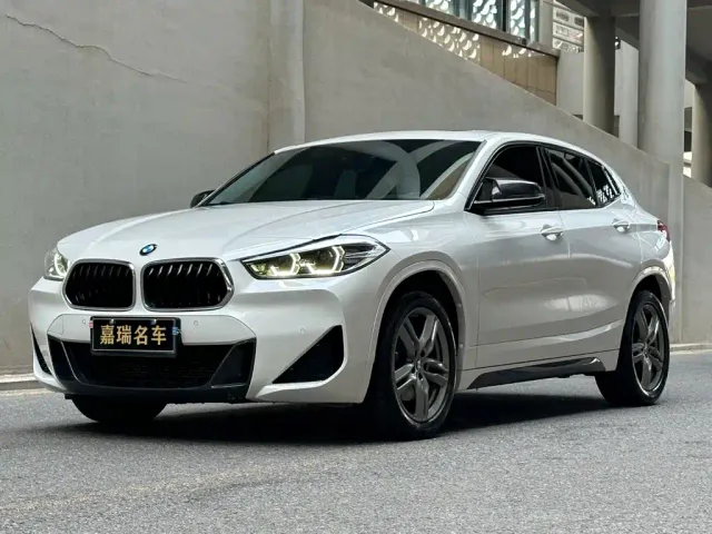 Фотография автомобиля — BMW X2