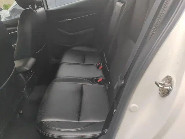 Mazda Axela — Фото автомобиля 16