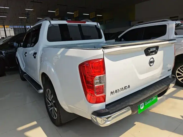 Nissan Navara — Фото автомобиля 4