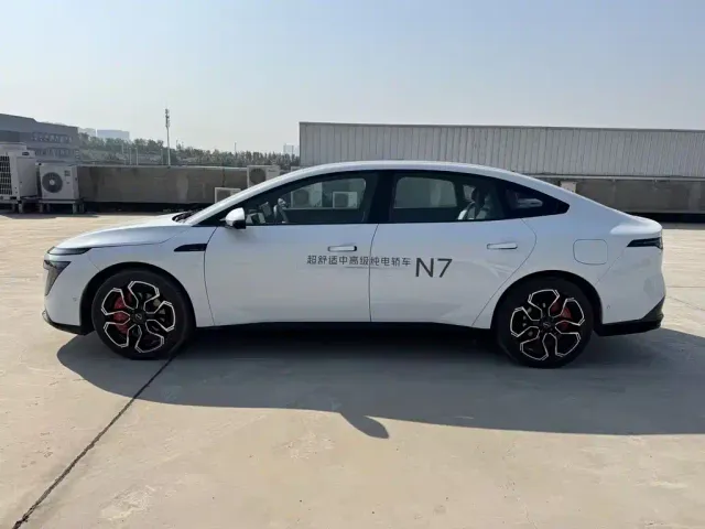 Nissan N7 — Фото автомобиля 4