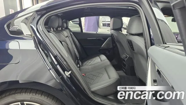 BMW 5 Series — Фото автомобиля 17