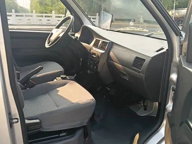 Wuling Electric Truck — Фото автомобиля 12