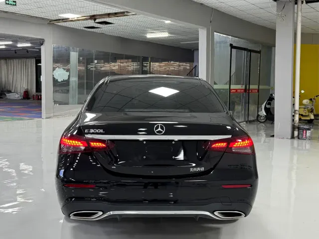 Mercedes-Benz E-Class — Фото автомобиля 8