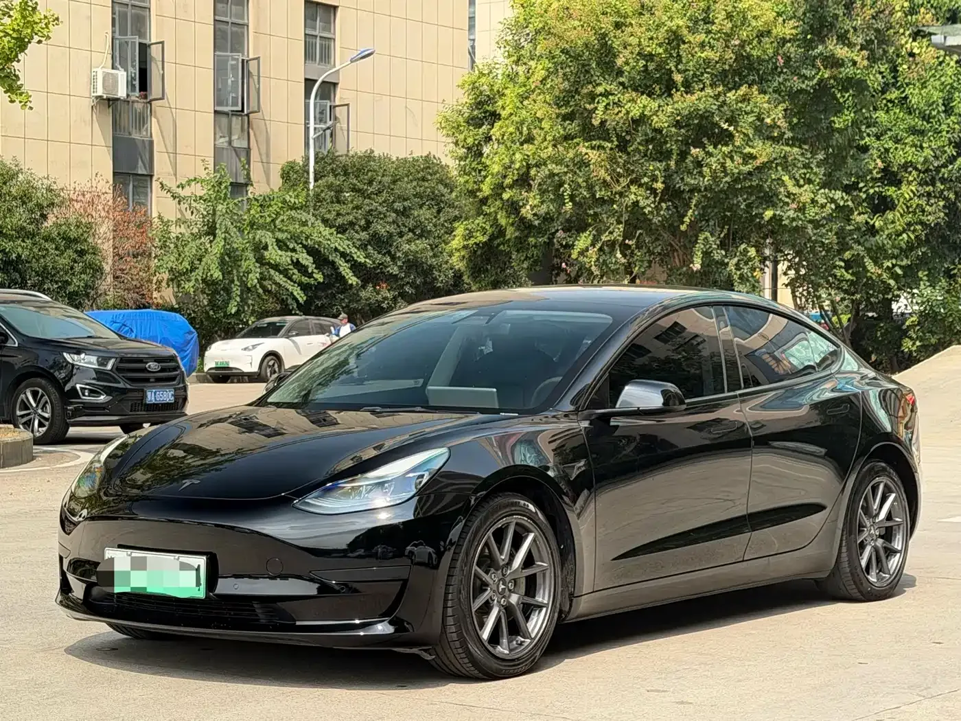 Фотография автомобиля — Tesla Model 3