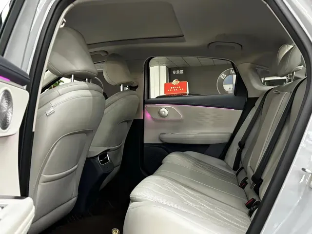 Chery Fengyun Fengyun A8L 2025 1.5TGDI 145km Luxury — Фото автомобиля 5