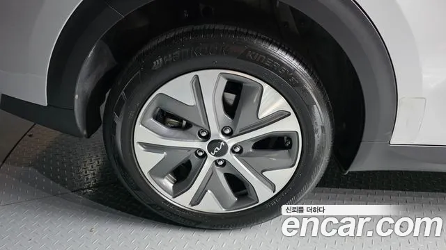 Kia Niro Niro Plus Air — Фото автомобиля 5