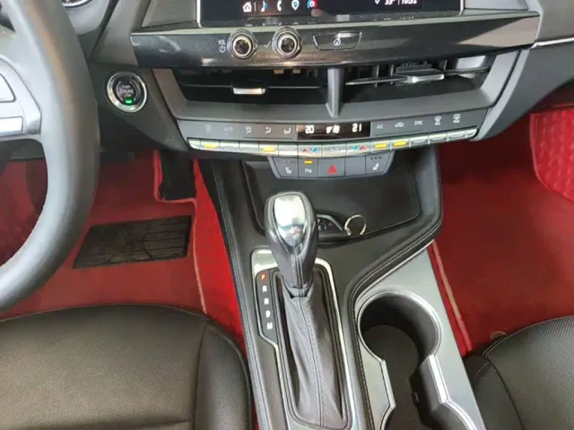 Cadillac CT4 — Фото автомобиля 13