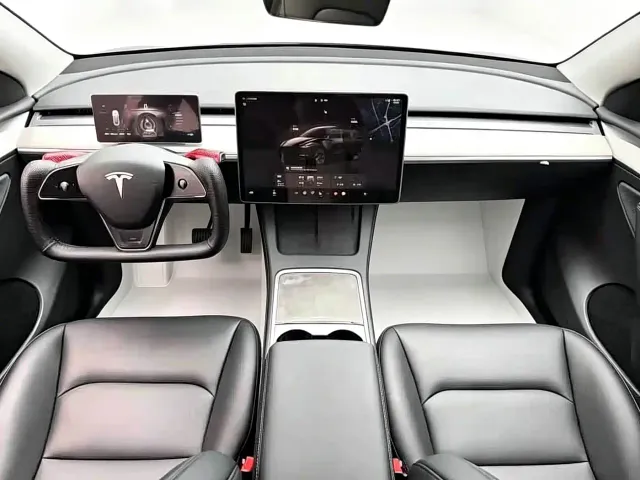Tesla Model Y — Фото автомобиля 5