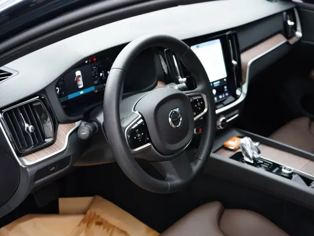 Volvo S60 — Фото автомобиля 7