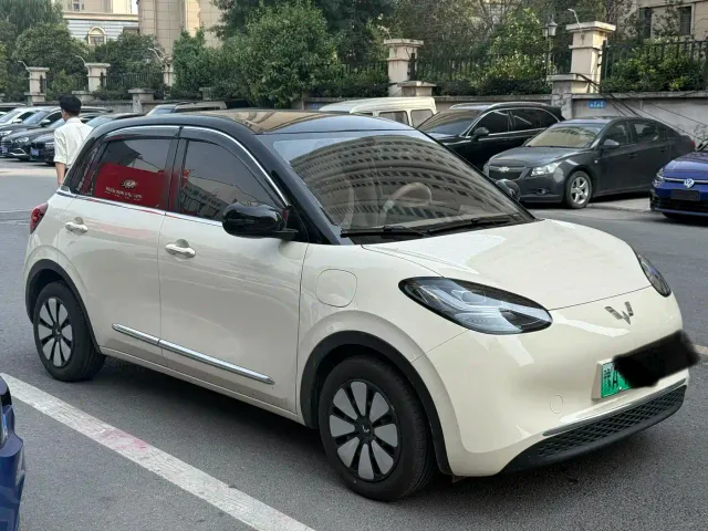 Wuling Bingo — Фото автомобиля 3