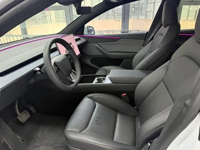 Tesla Model Y — Фото автомобиля 7