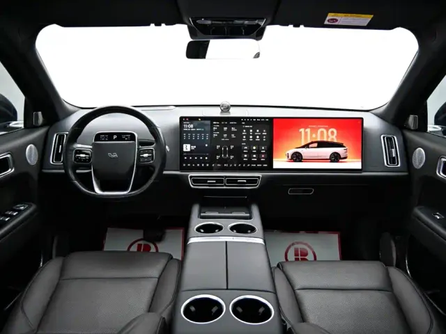 Li Auto L9 — Фото автомобиля 15