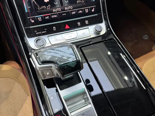 Audi A8 — Фото автомобиля 9
