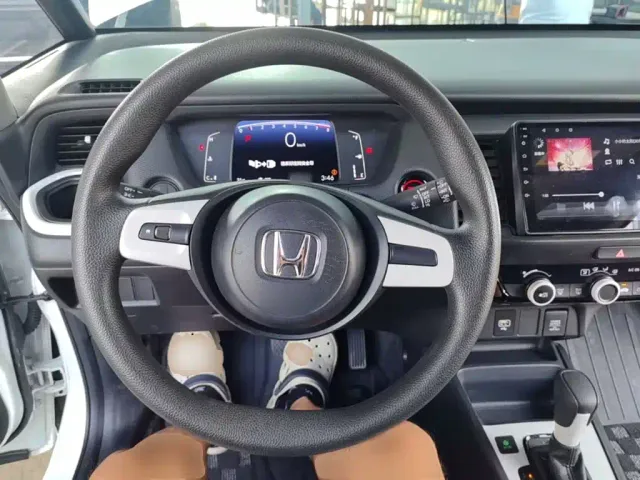Honda Fit — Фото автомобиля 10