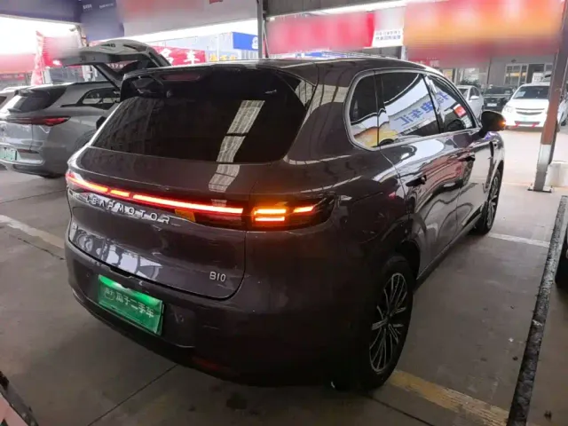 Leapmotor B10 — Фото автомобиля 6