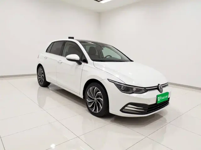 Volkswagen Golf — Фото автомобиля 3