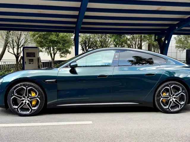 Xiaomi SU7 — Фото автомобиля 7