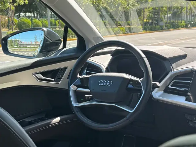 Audi Q5 e-tron — Фото автомобиля 23