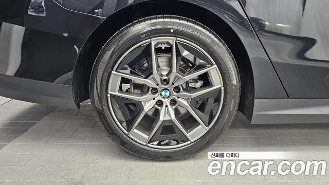 BMW 5 Series G60 — Фото автомобиля 5