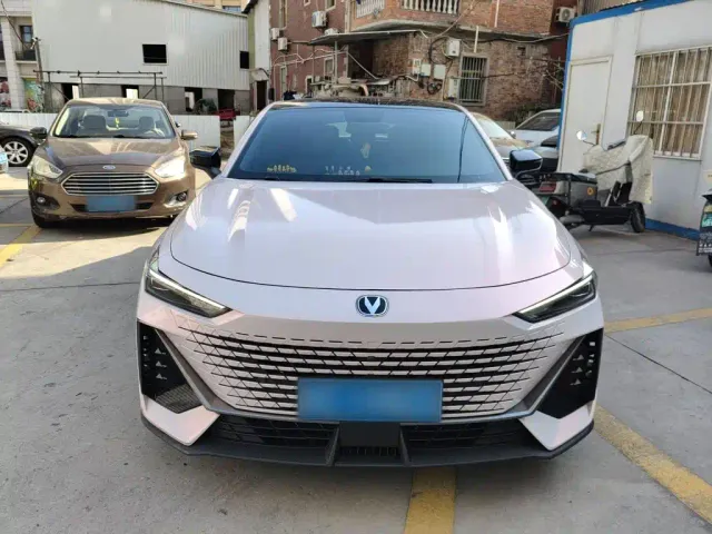 Changan UNI-V — Фото автомобиля 2