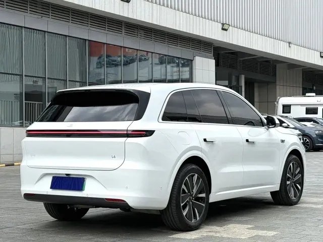 Li Auto L6 — Фото автомобиля 7