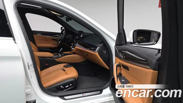 BMW 5 Series G30 — Фото автомобиля 15
