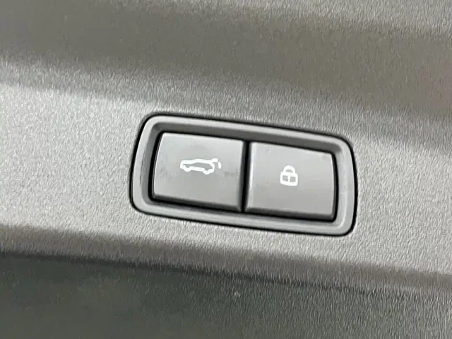 Li Auto L8 — Фото автомобиля 11