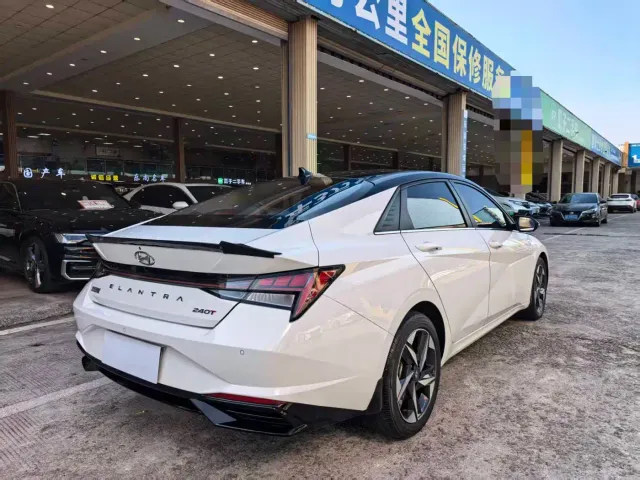 Hyundai Elantra — Фото автомобиля 10