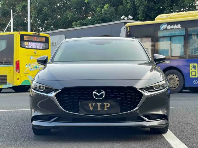 Mazda Axela — Фото автомобиля 2