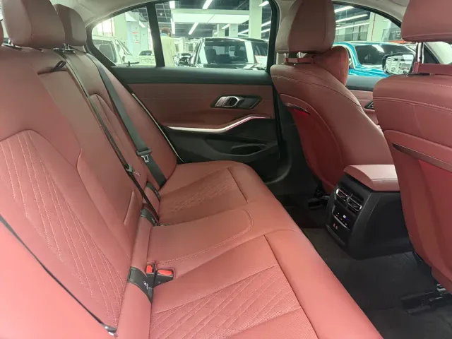 BMW 3 Series — Фото автомобиля 19