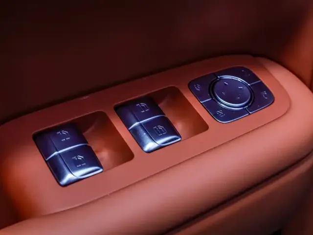 Li Auto Li Xiang L9 2025 Ultra Smart Renewal Edition — Фото автомобиля 28