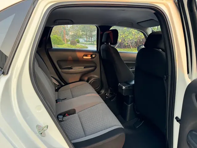 Honda Fit — Фото автомобиля 12